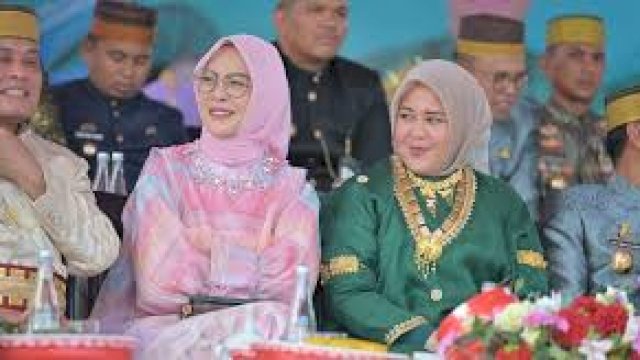 Sentuhan Tradisi di Hari Jadi Bone, Ketua DPRD Sulsel Rachmatika Dewi Hadiri Mattompang Arajang