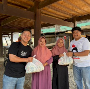 Dari Desa Malimpung, Aksi Jumat Berbagi PSI Sulsel Bawa Kebahagiaan Sederhana untuk Warga
