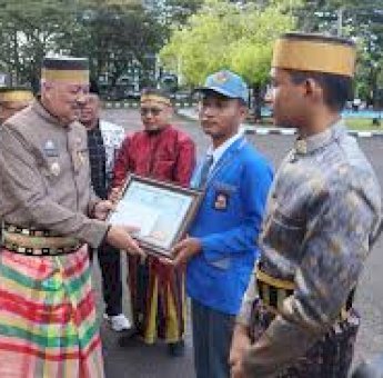 Hardiknas 2026, Bupati Irwan Tegaskan Pendidikan Fondasi Utama Kesejahteraan di Pinrang